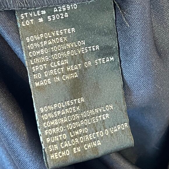 Betsy & Adam V-Neck Cap Sleeve Floral Applique Bodice A-Line Gown 4 NWT - Picture 10 of 13